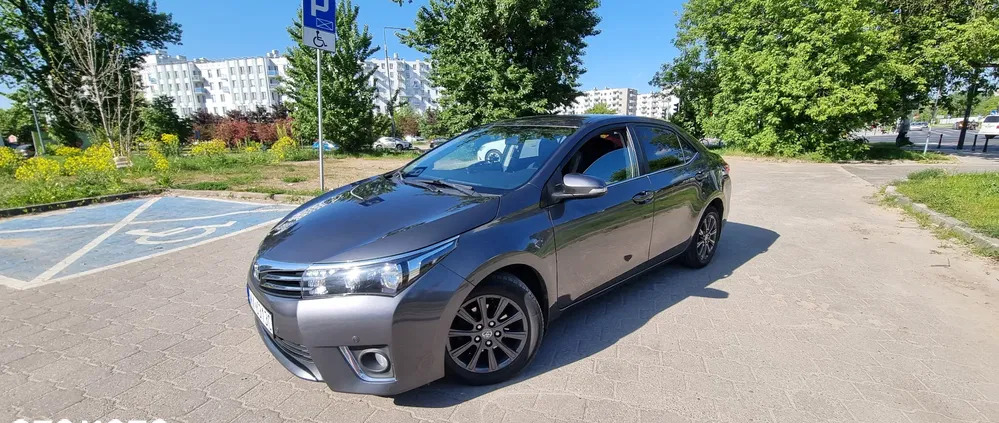 toyota warszawa Toyota Corolla cena 52500 przebieg: 130914, rok produkcji 2016 z Warszawa